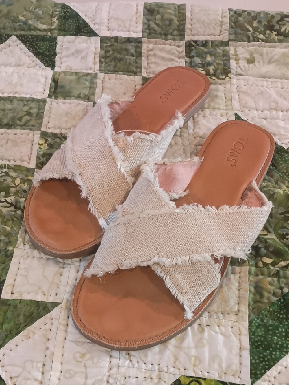 TOMS Beige Frayed Sparkle Crossband Slide Sandals Size 9